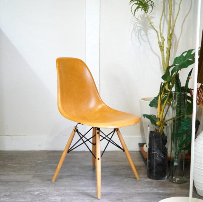 イームズ　サイドシェルチェア　買取
